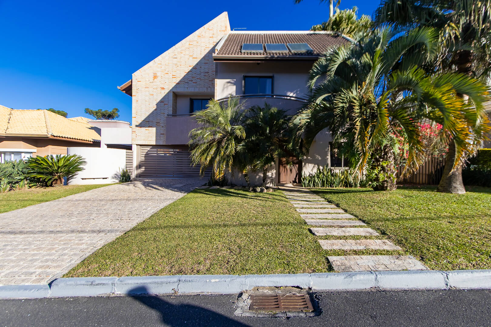 Casa à venda com 4 quartos, 278m² - Foto 4