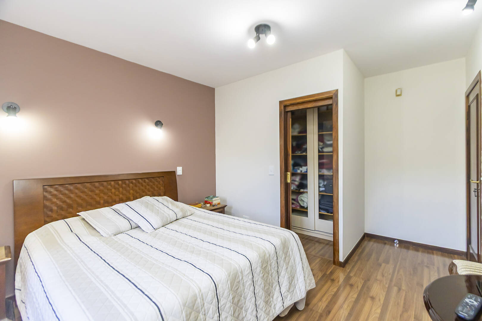 Casa à venda com 4 quartos, 278m² - Foto 55