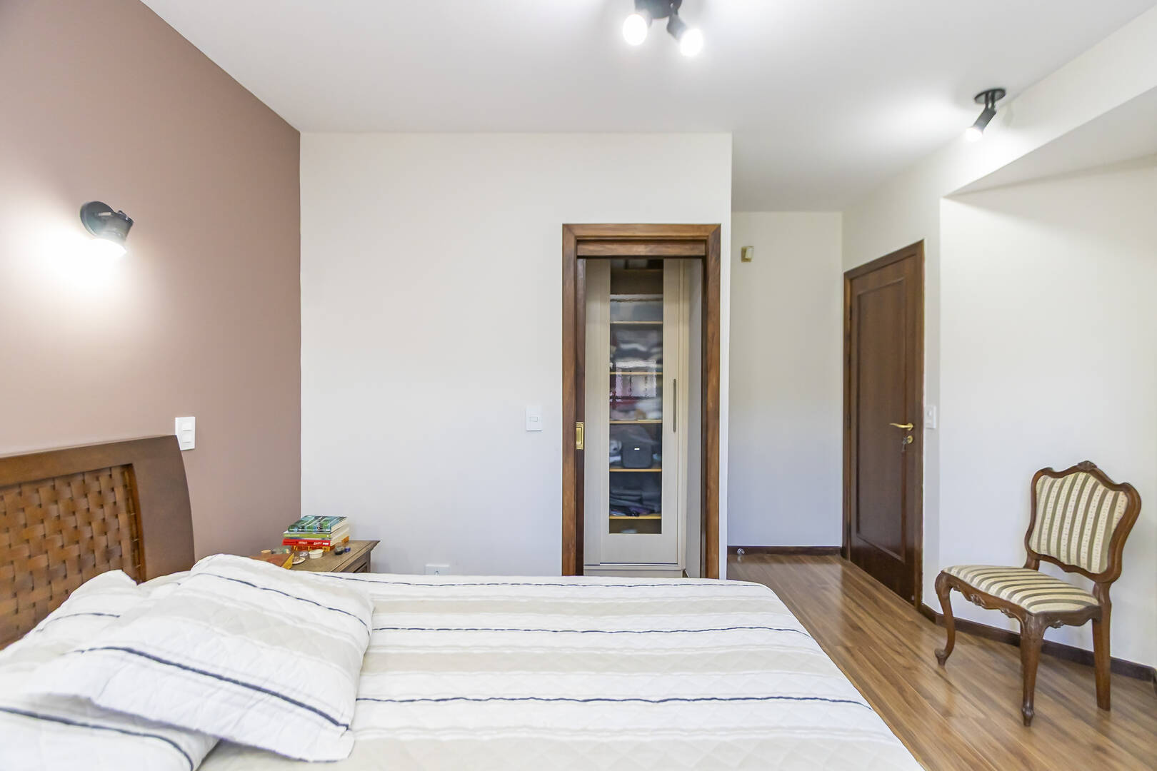 Casa à venda com 4 quartos, 278m² - Foto 56