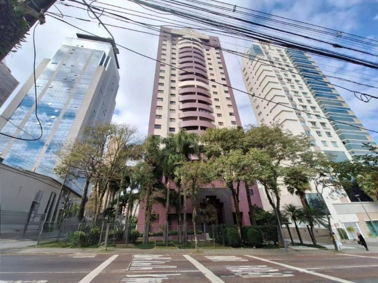 Apartamento para alugar com 4 quartos, 111m² - Foto 1