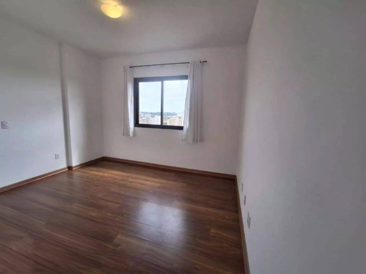 Apartamento para alugar com 4 quartos, 111m² - Foto 20